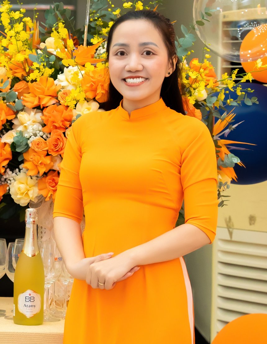 Trần Thị Hồng Nghĩa, chuyên viên quan hệ khách hàng cá nhân SHB Quảng Ngãi